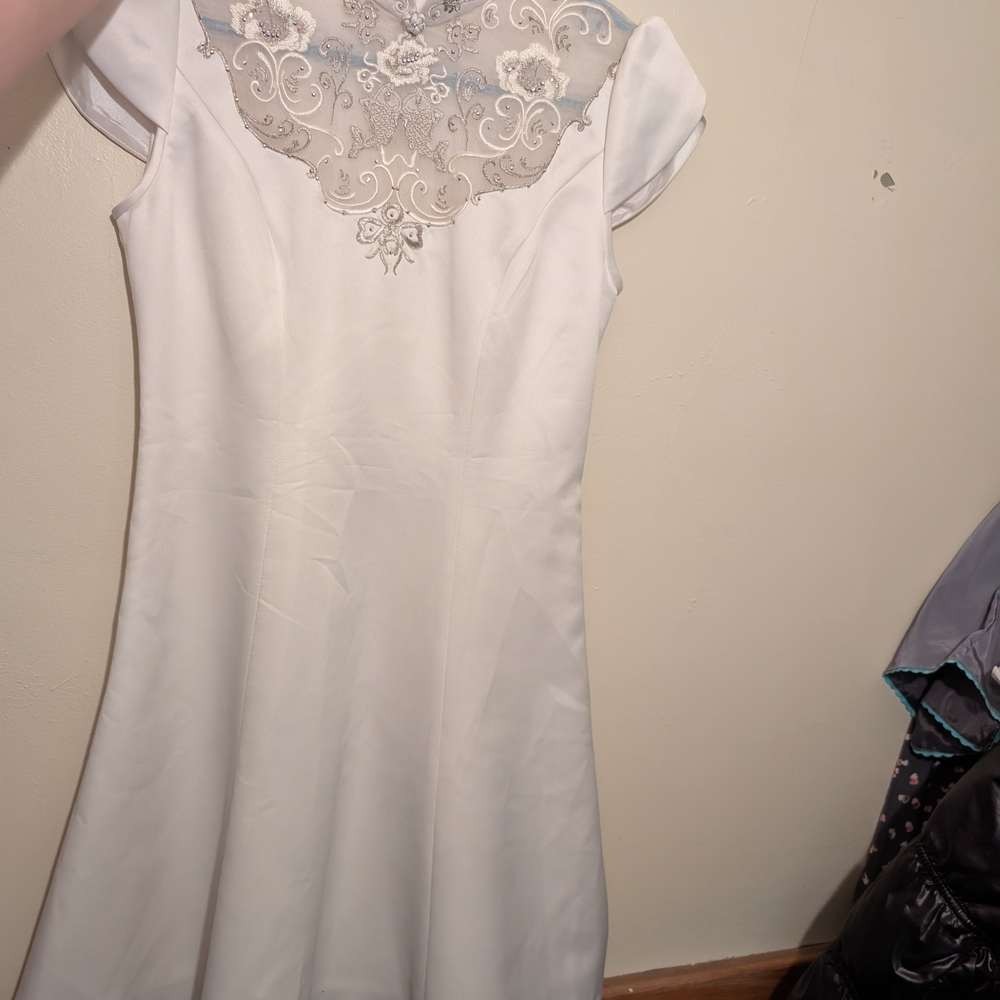 Elegant White Lace Dress